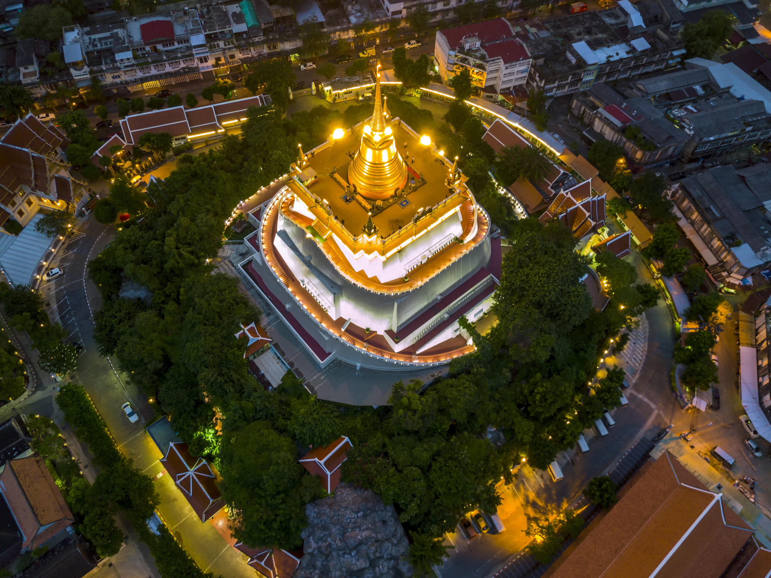 ภาพโดย BerryJ, วัดสระเกศราชวรมหาวิหาร (ภูเขาทอง), แหล่งที่มา_ Wikimedia Commons
