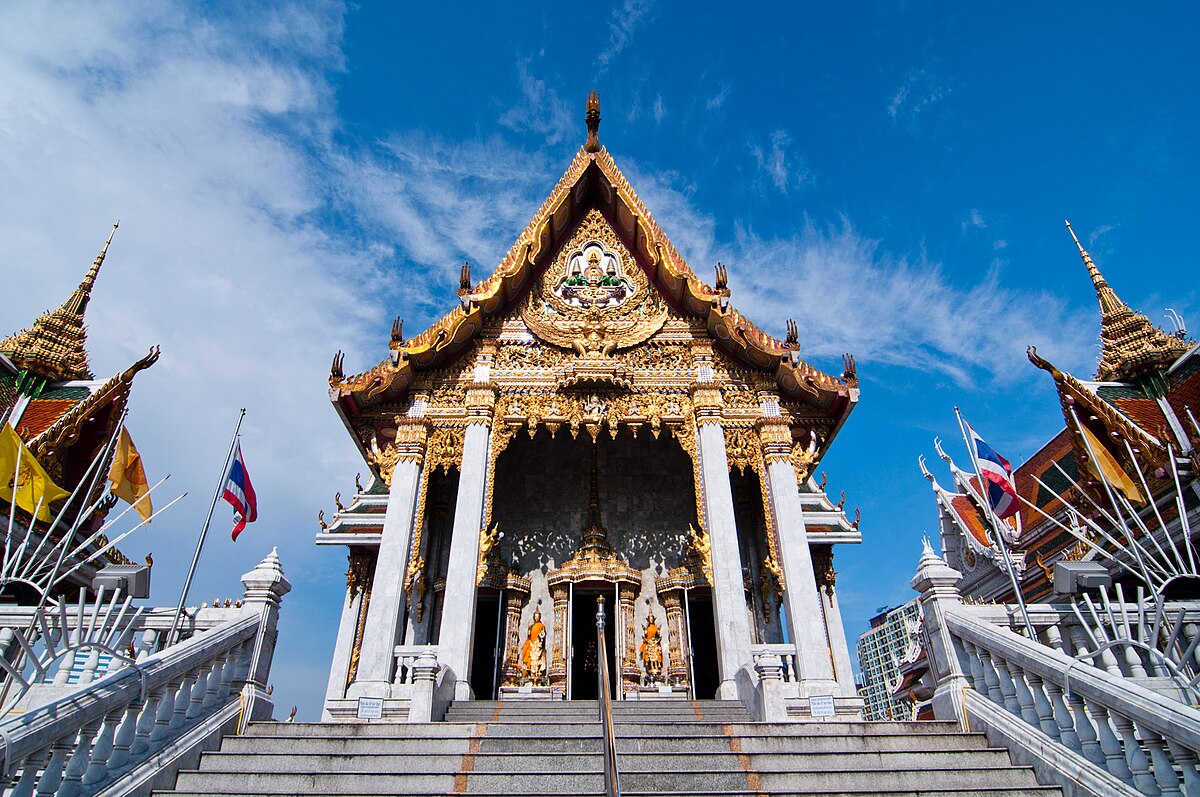 The main temple buliding on the Wat Hua Lamphong compound in Bangkok, Thailand.  Wat Hua Lamphong is a large temple complex on Rama 4 Road near the Hua Lamphong station, the main train station in the city.